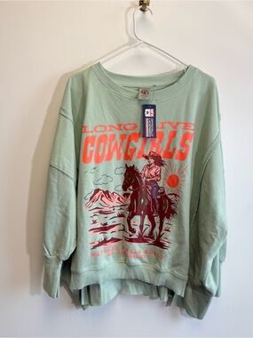 NWT NFR Long Live Cowgirls Droptail Oversized Sweatshirt Las Vegas Medium Rodeo